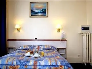 Avenir Montmartre 2* פריז